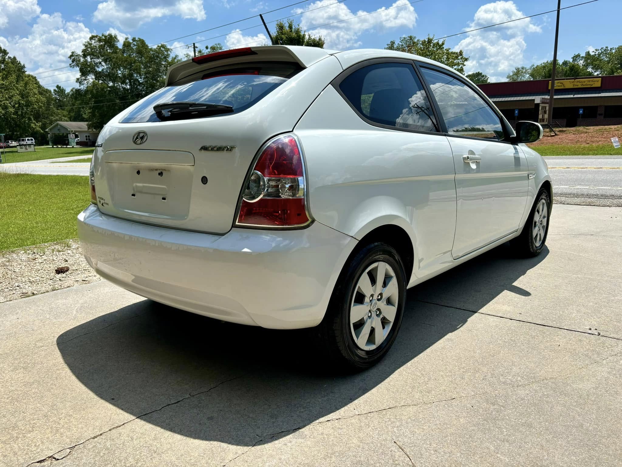 2011 Hyundai Accent 2-Door Hatchback