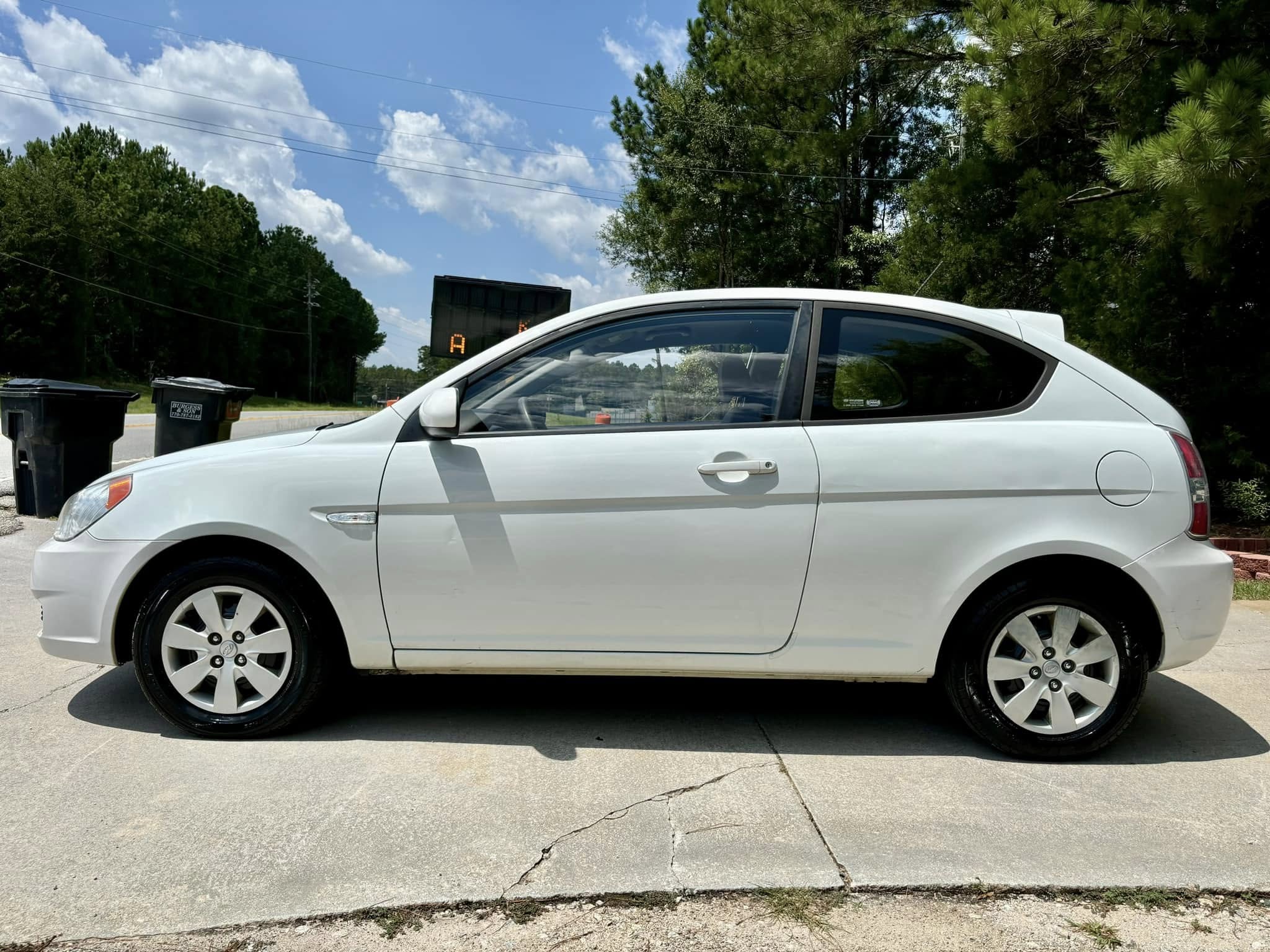 2011 Hyundai Accent 2-Door Hatchback