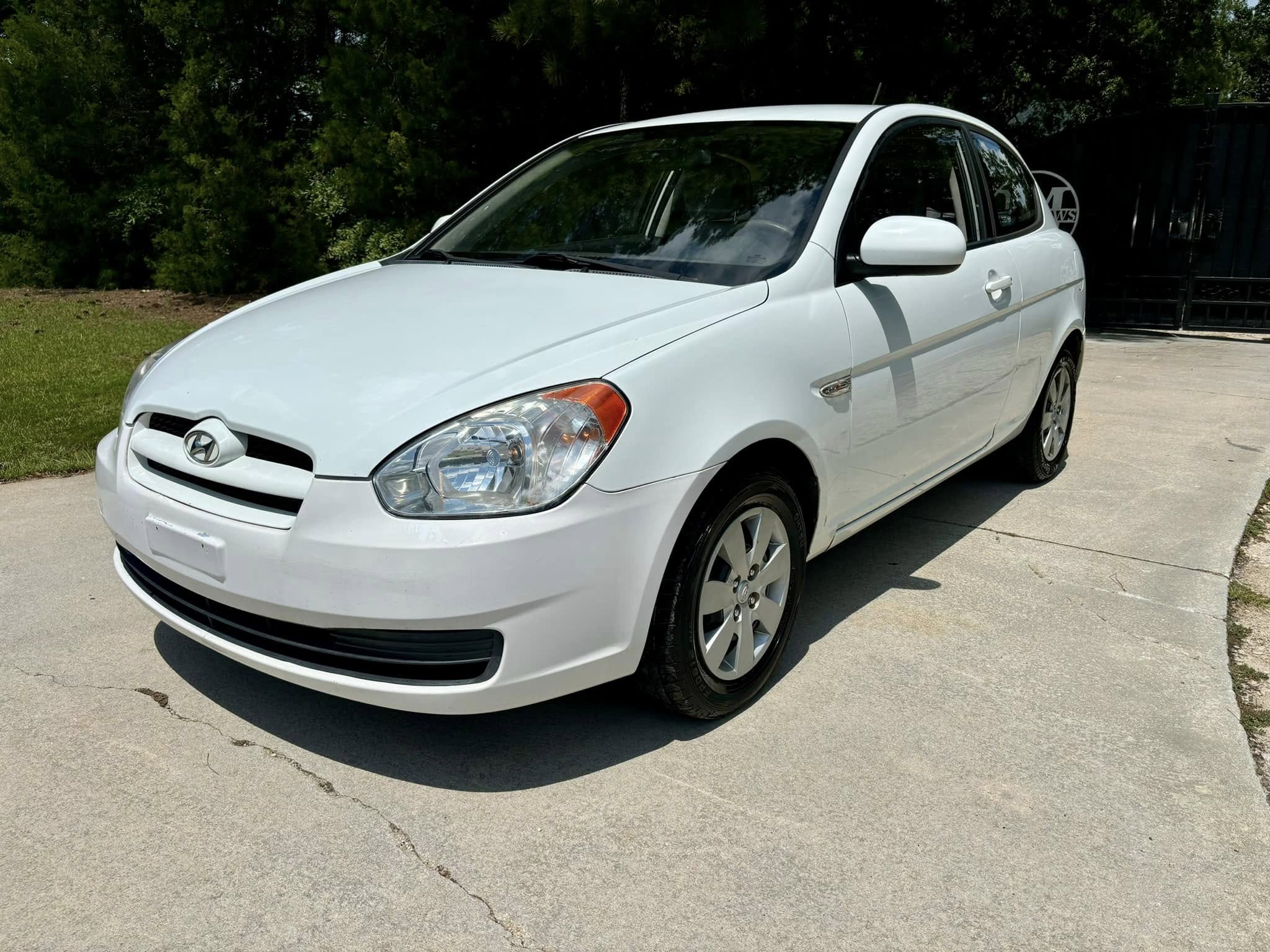 2011 Hyundai Accent 2-Door Hatchback