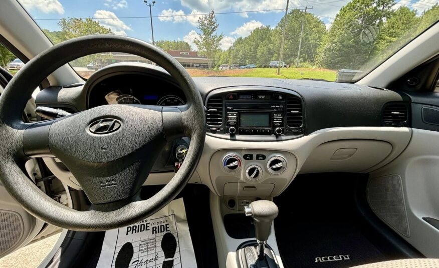 2011 Hyundai Accent 2-Door Hatchback