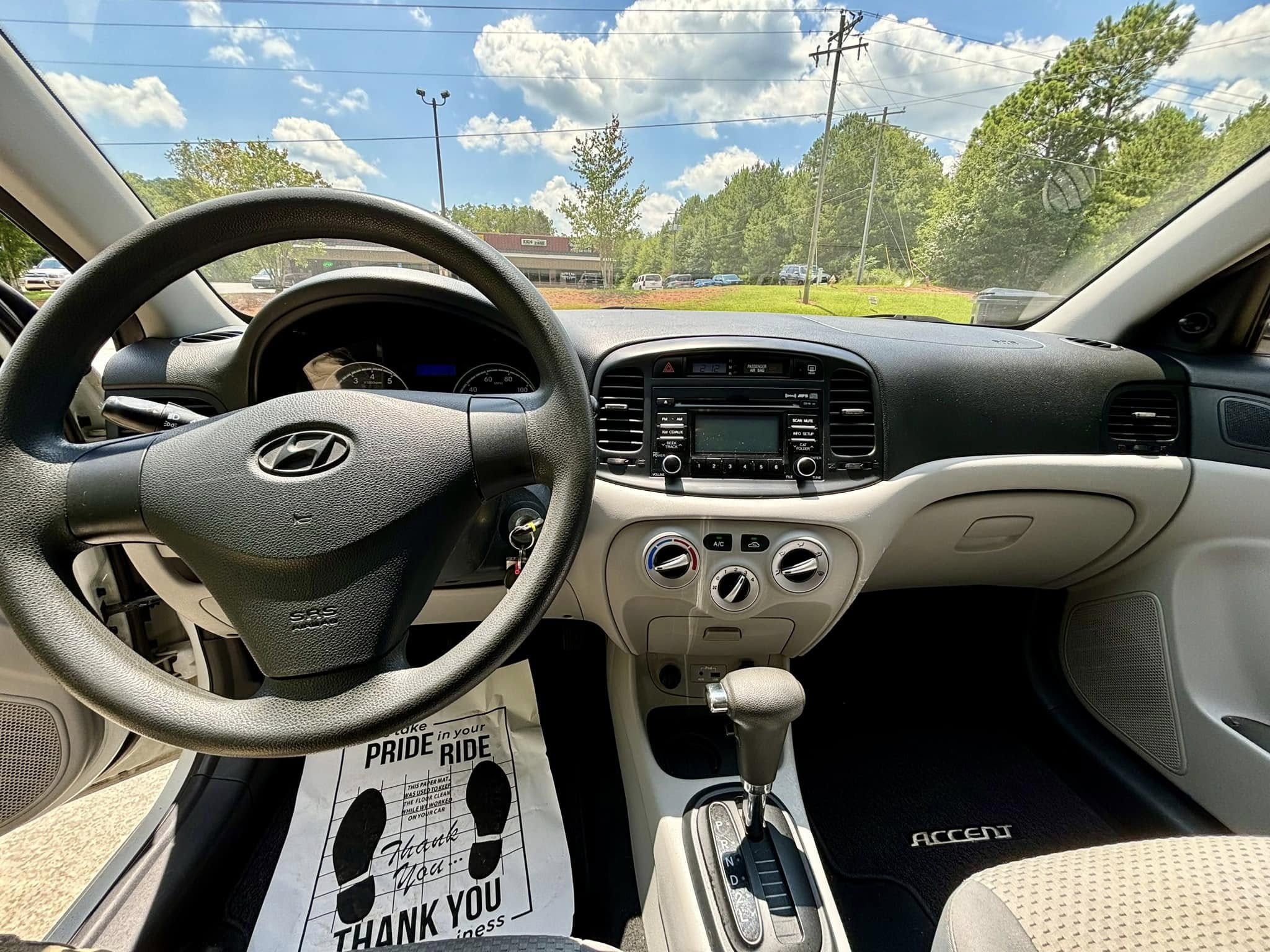 2011 Hyundai Accent 2-Door Hatchback