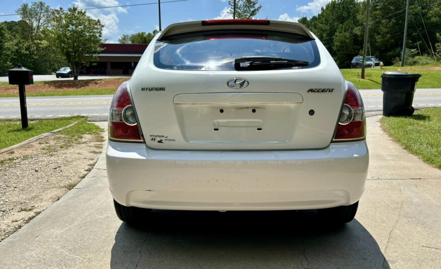 2011 Hyundai Accent 2-Door Hatchback