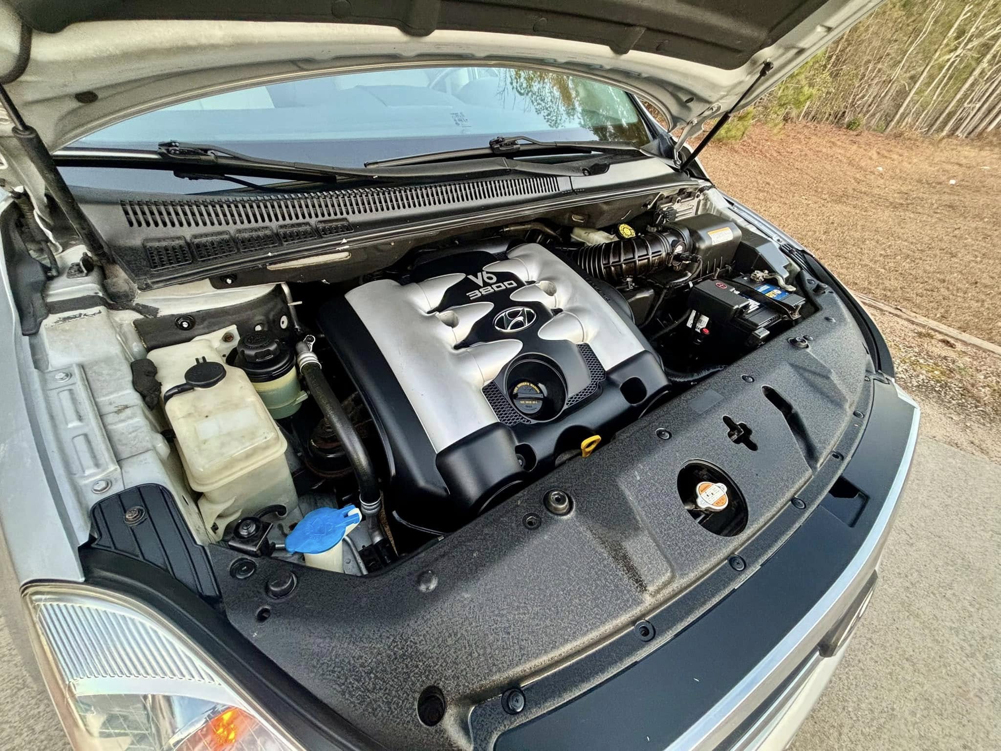 2007 Hyundai Entourage V6