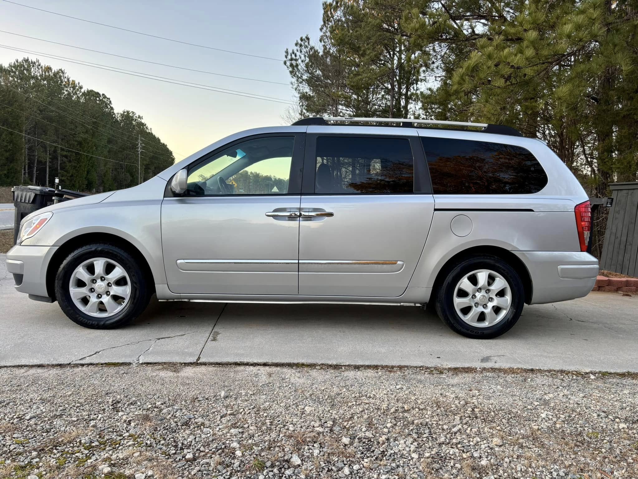 2007 Hyundai Entourage V6