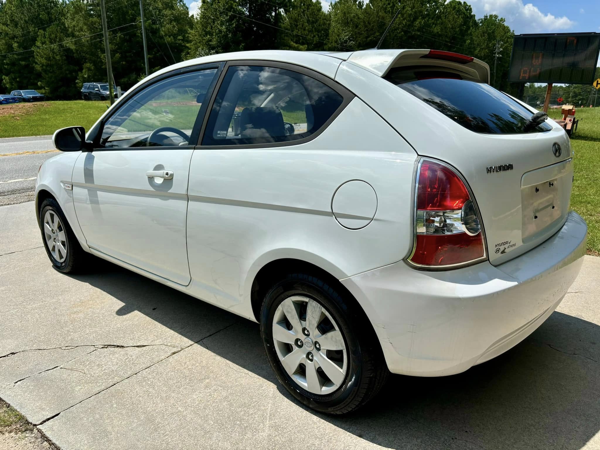 2011 Hyundai Accent 2-Door Hatchback