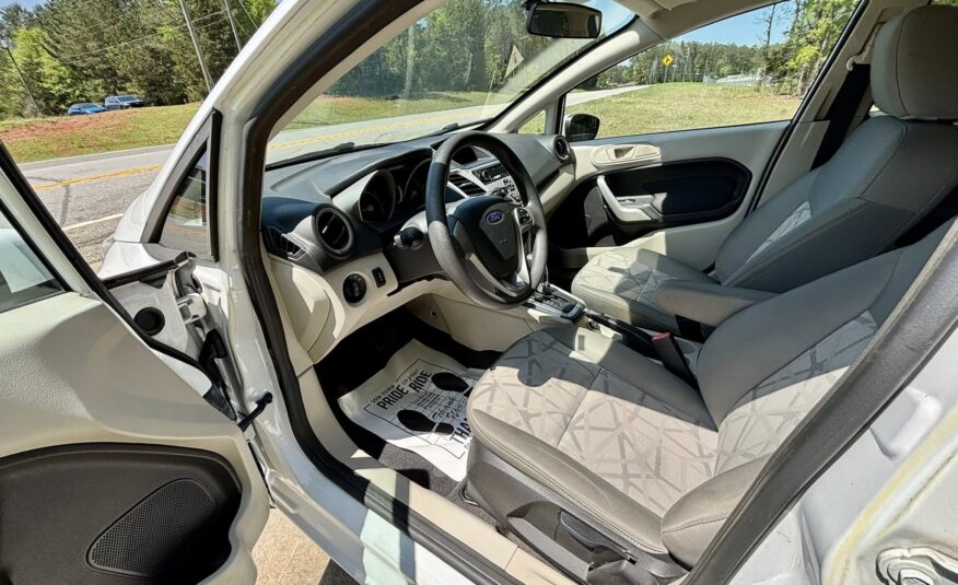 2012 Ford Fiesta SE