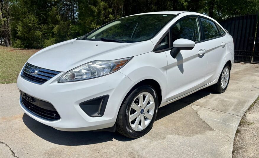 2012 Ford Fiesta SE