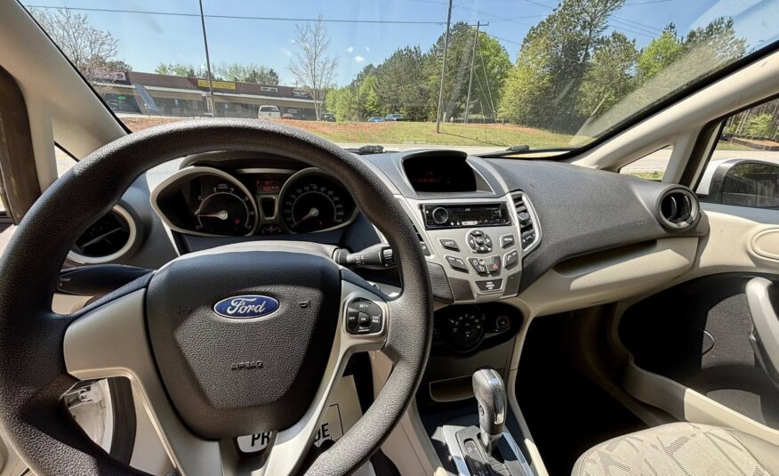 2012 Ford Fiesta SE