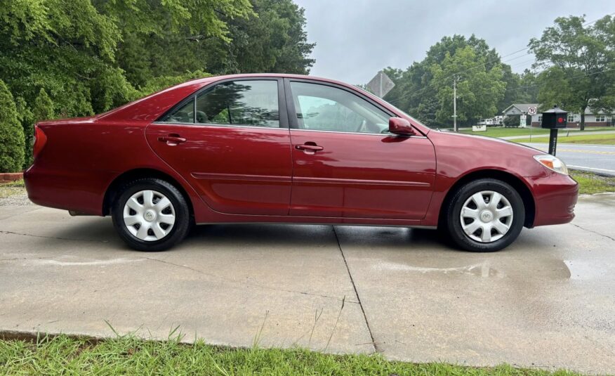 2004 Toyota Camry LE
