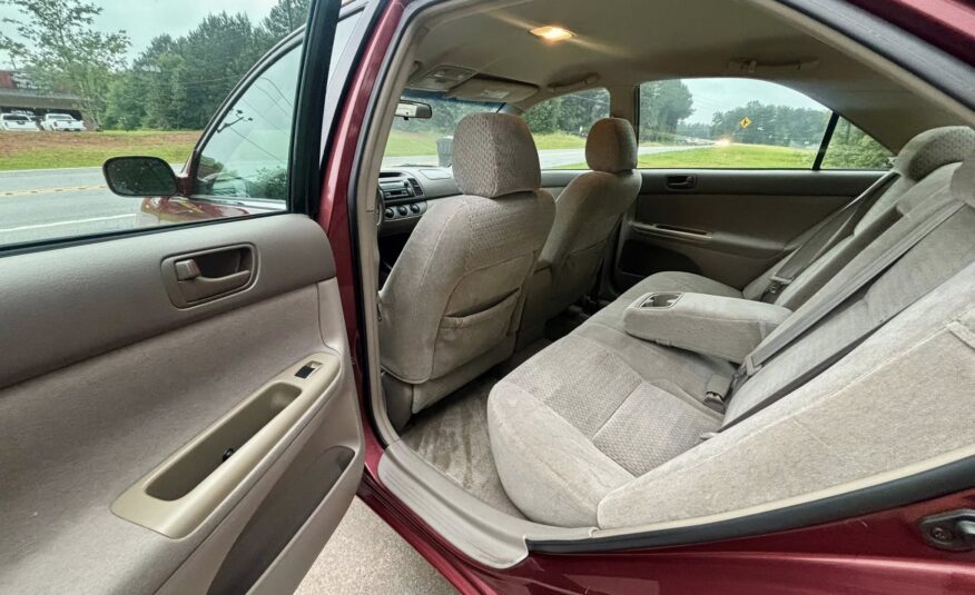 2004 Toyota Camry LE